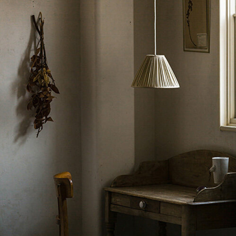 Ritta lampă suspendată plisată Wabi Sabi, metal/Textil, living