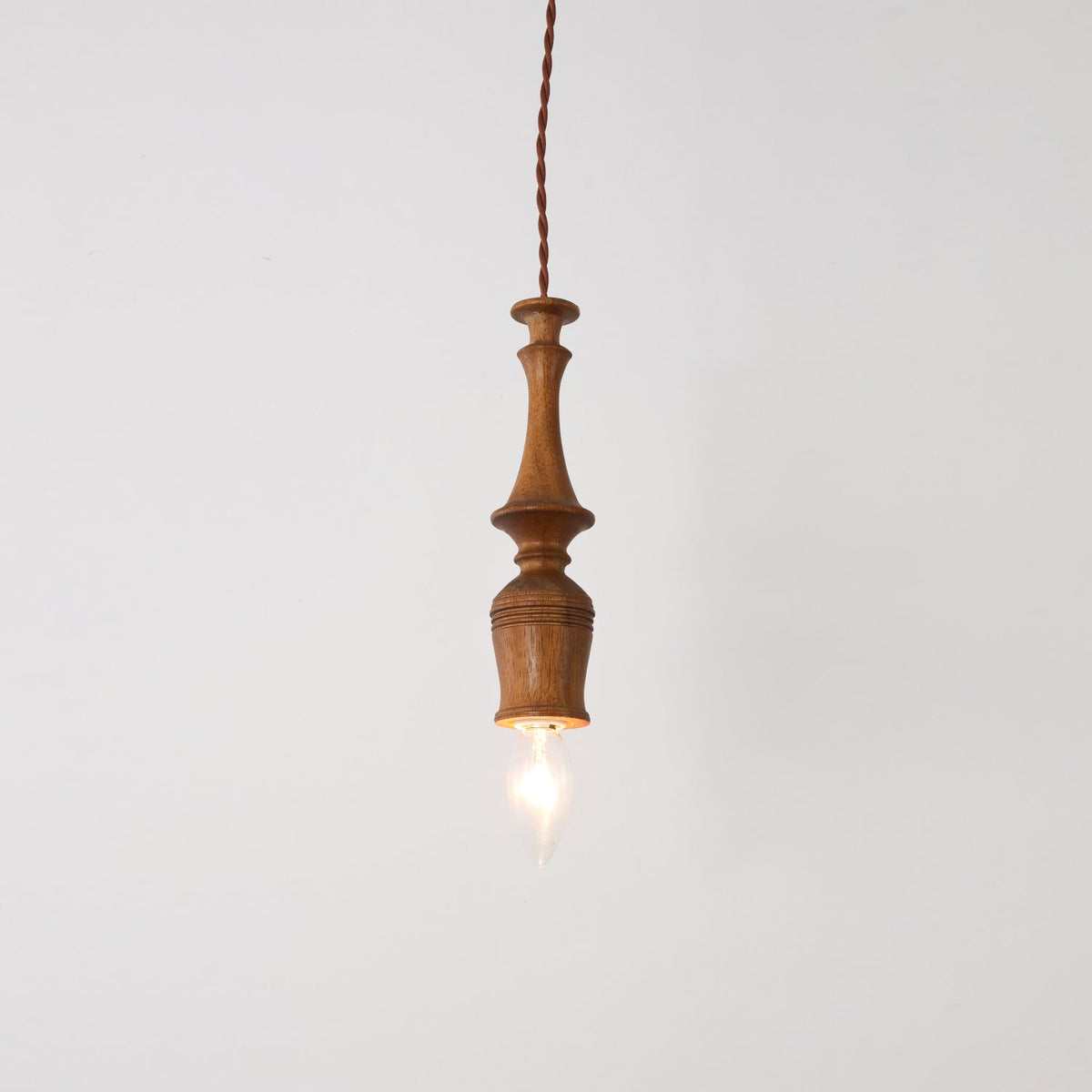 Teriinise lampă suspendată