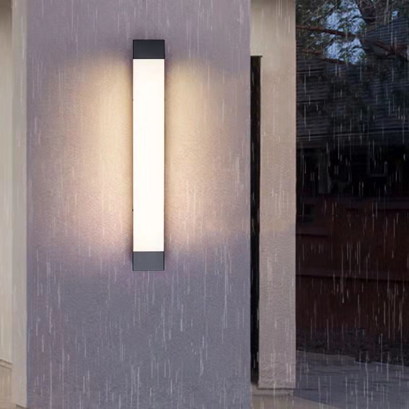 Ray aplică de perete pentru exterior neagră din metal, minimalistă, liniară