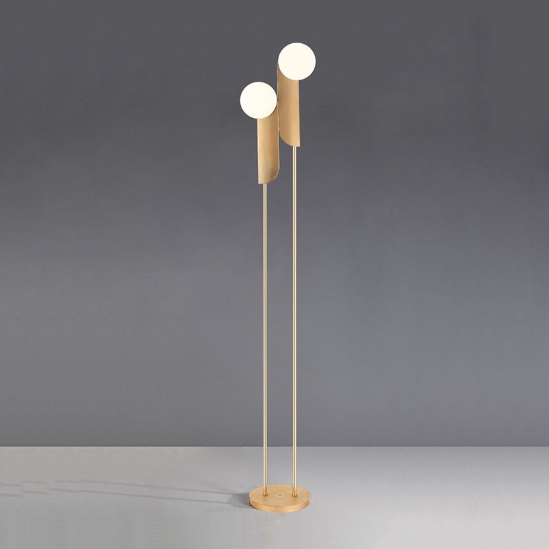 Salgado lampadar auriu din metal, minimalist, pentru living