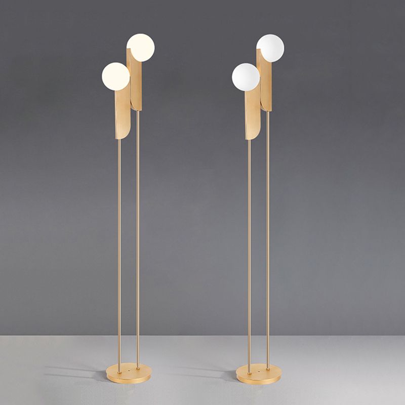 Salgado lampadar auriu din metal, minimalist, pentru living