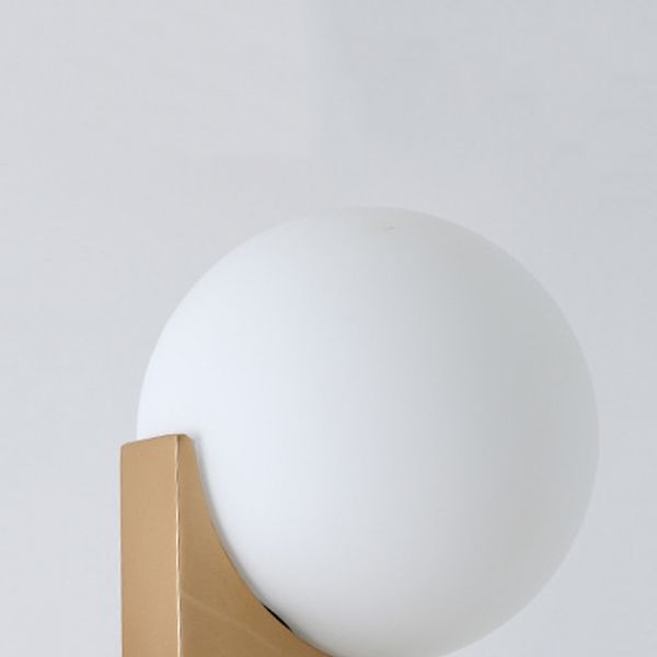 Salgado lampadar auriu din metal, minimalist, pentru living