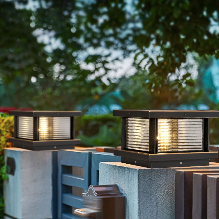 Ray modernă dreptunghiulară din metal pentru exterior cu panou solar, neagră/alamă/bronz