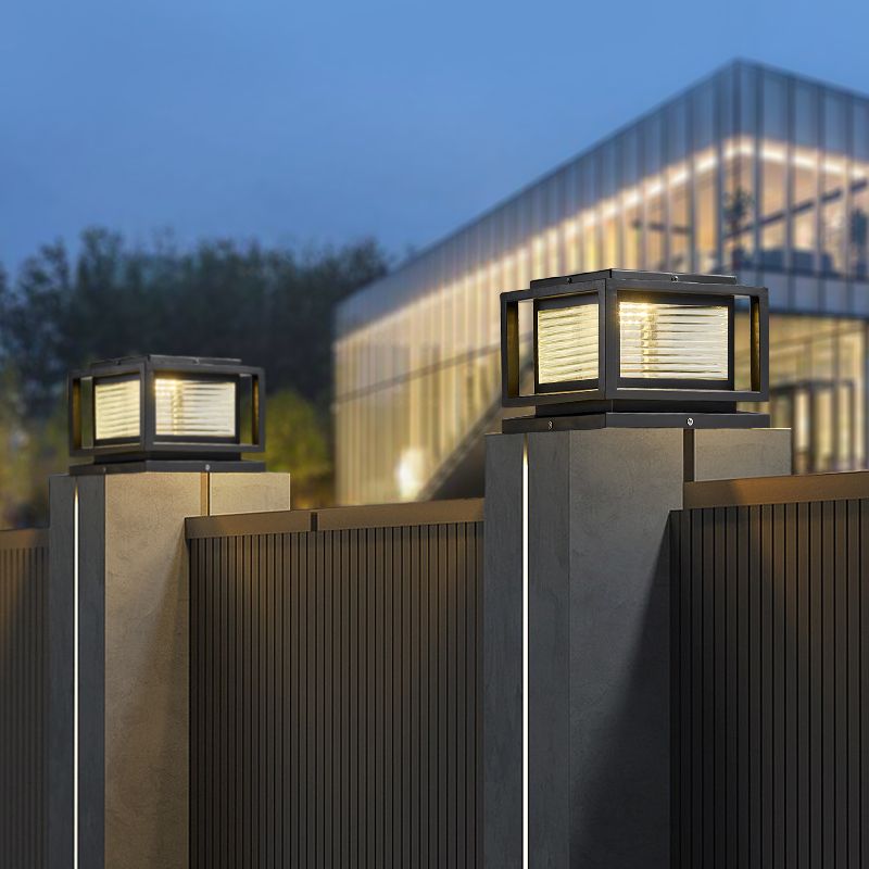Ray Lămpi metalice dreptunghiulare LED contemporane pentru exterior, negre