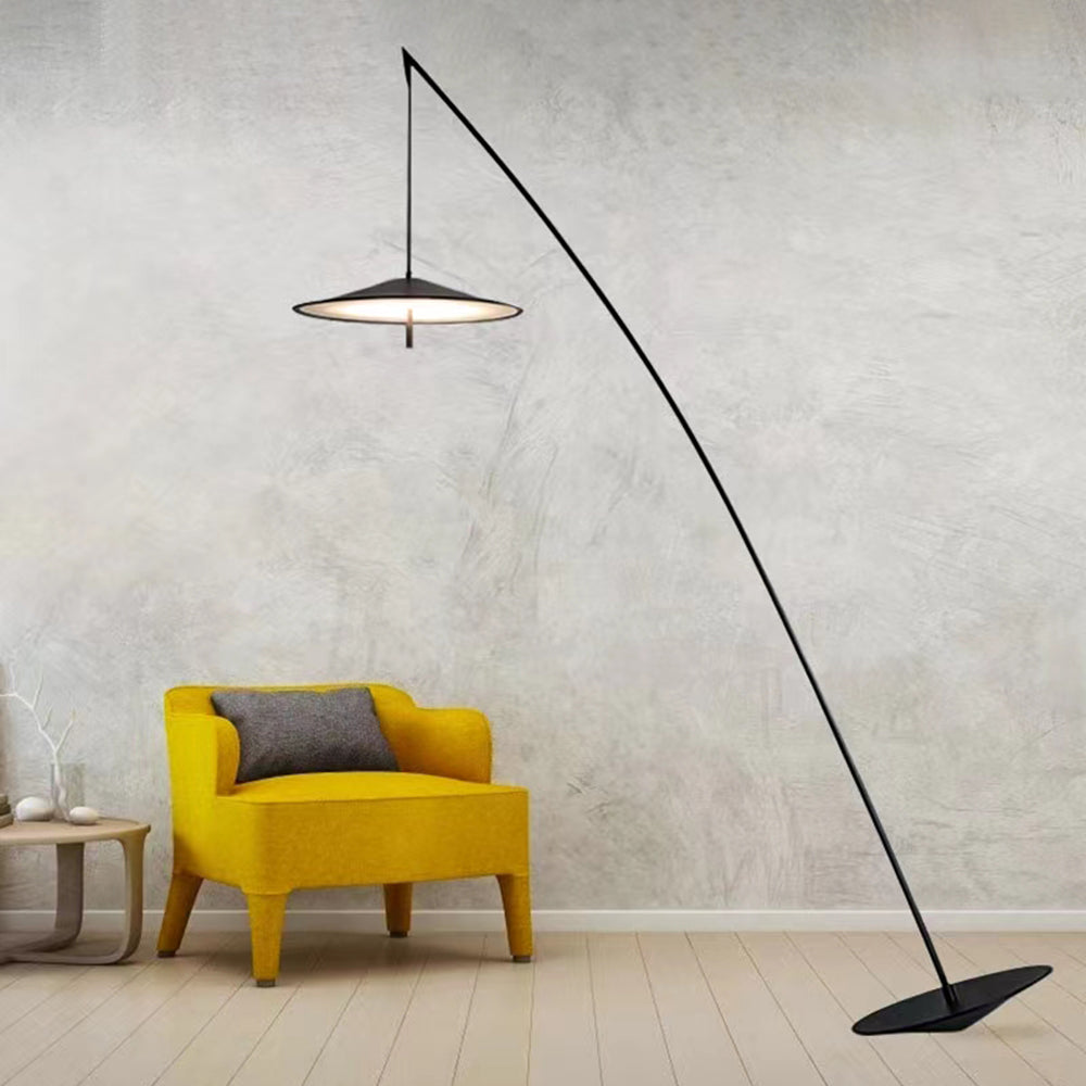 Salgado lampadar cu trei surse de lumină, pentru living
