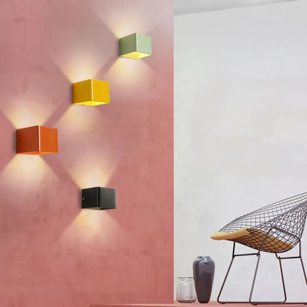 Aira aplică de perete pentru interior, pătrată, multicoloră