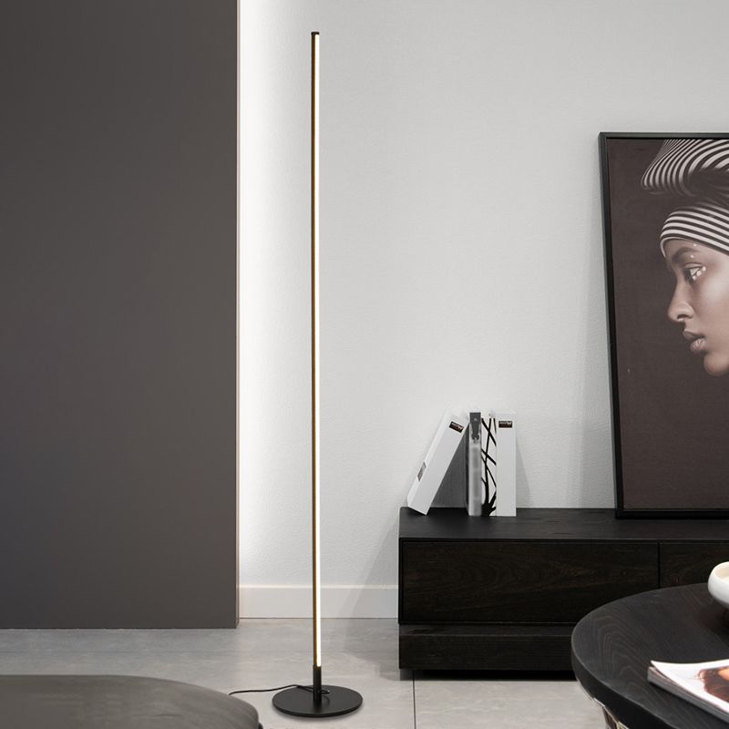 Mira lampadar modern, minimalist, liniar