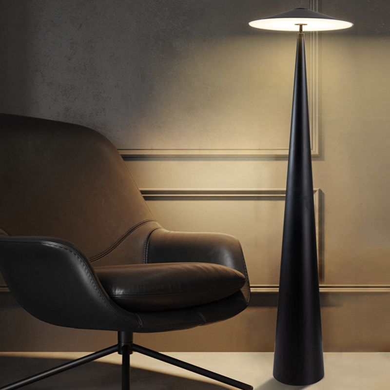 Salgado lampadar modern cu Formă de Farfurie din metal, negru