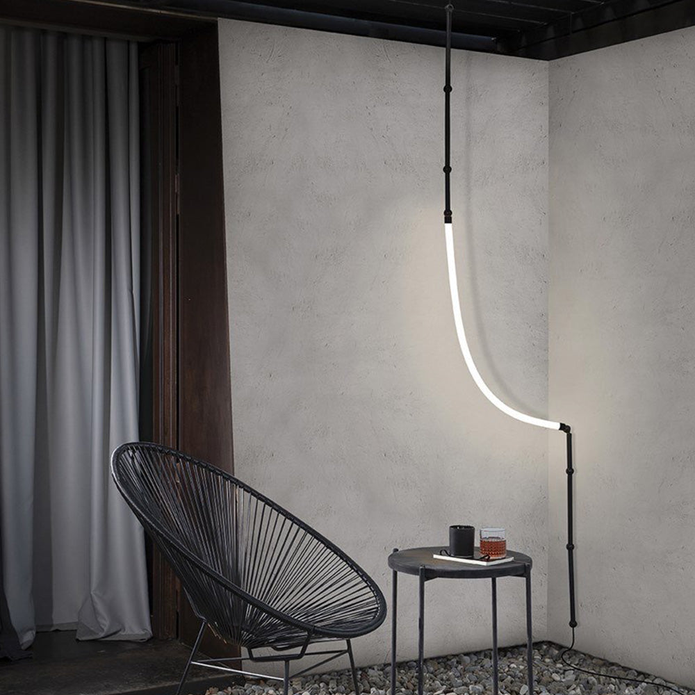 Arisha lampă suspendată modernă liniară din metal/silicon, neagră