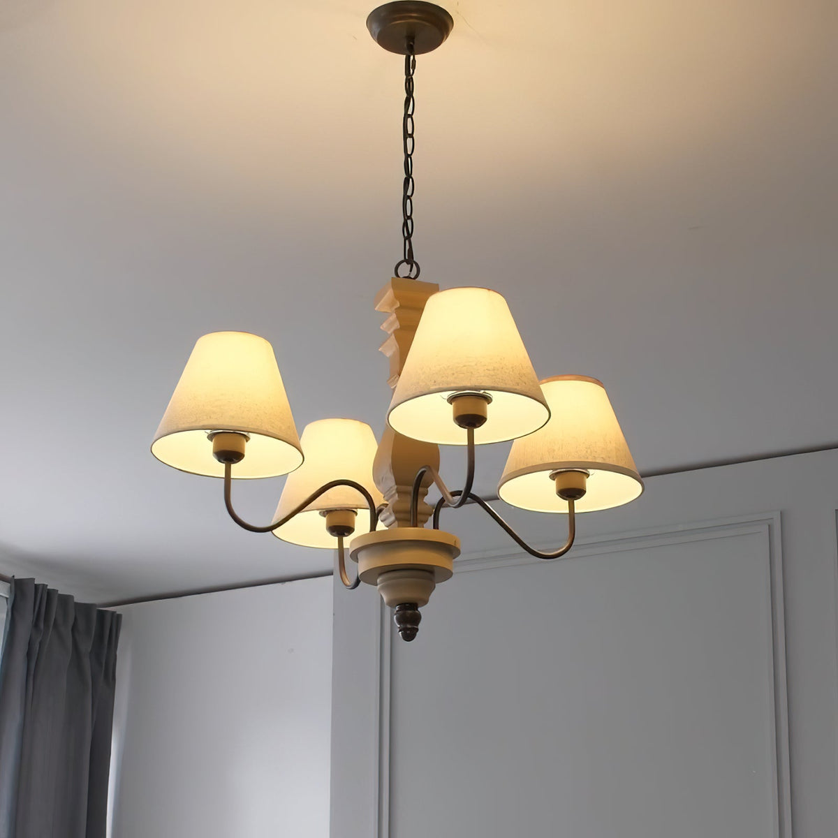 Adela candelabru