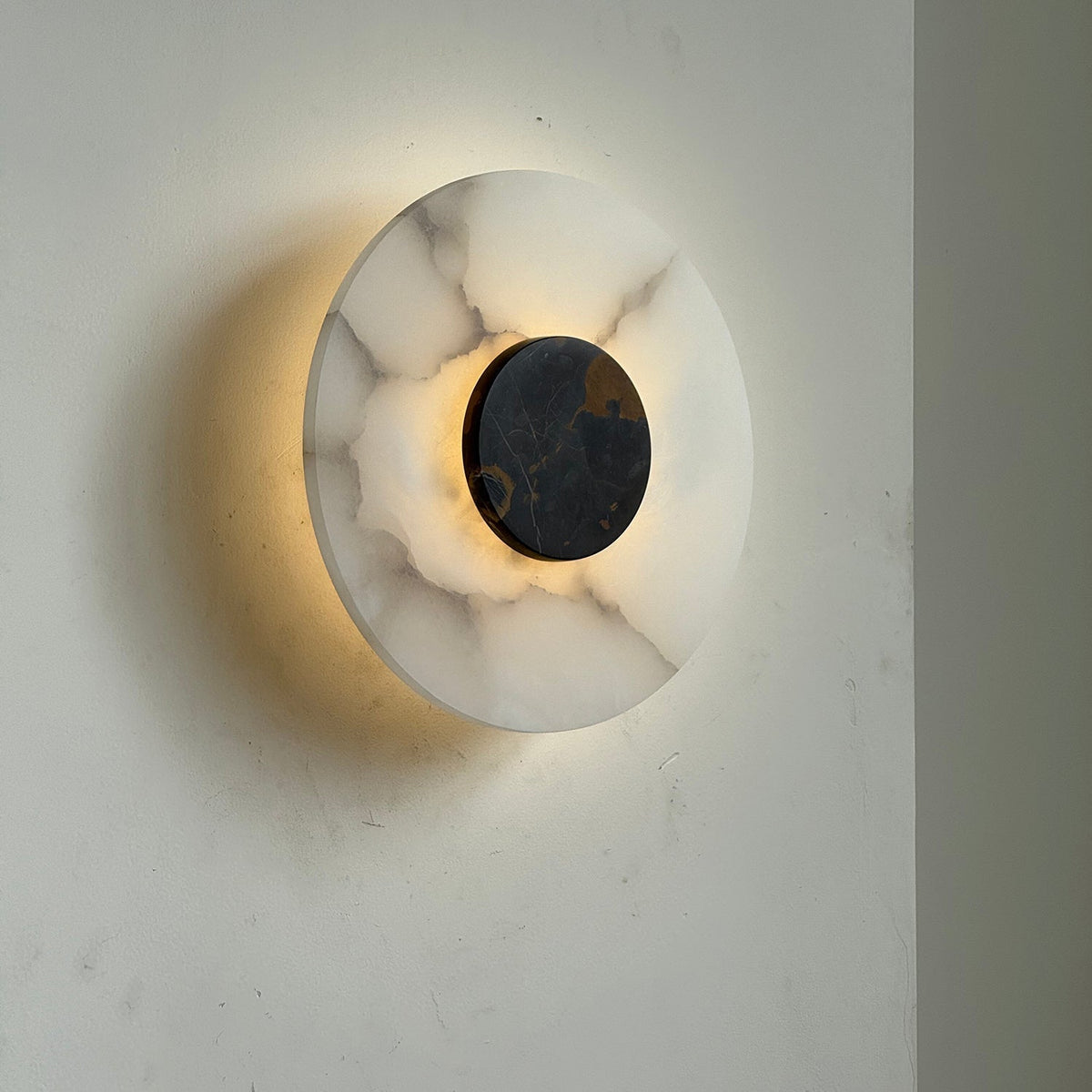 Rauduvyi aplică de perete modernă, minimalistă din alabastru