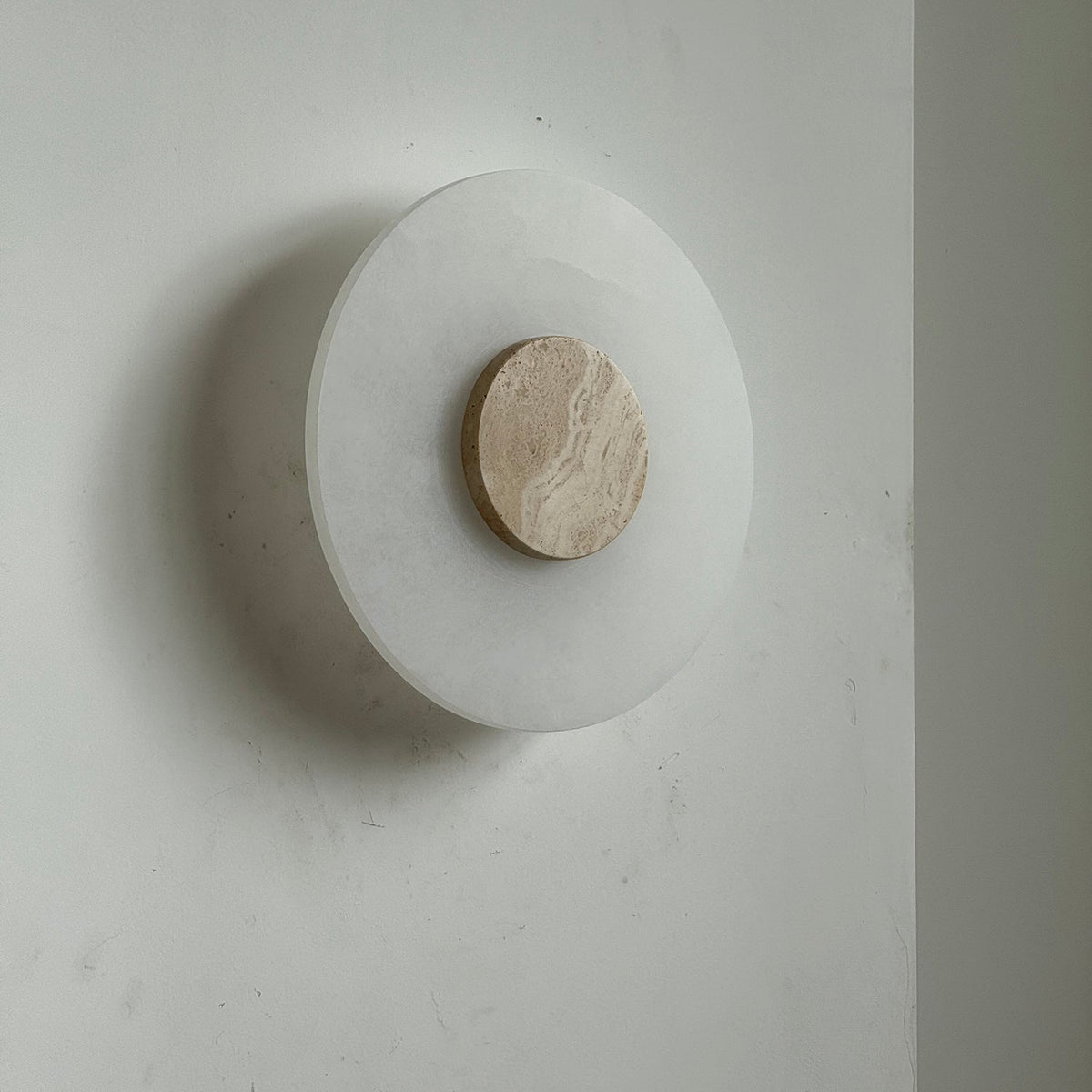 Rauduvyi aplică de perete modernă, minimalistă din alabastru