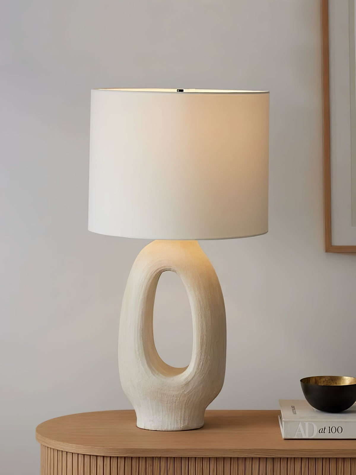 Lumestic lampă de masă din rășină și material textil, sculpturală