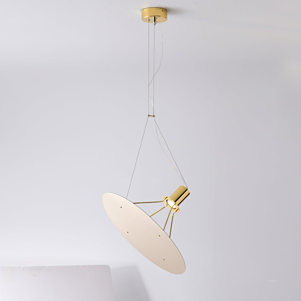 Brio lampă suspendată minimalistă din Oțel