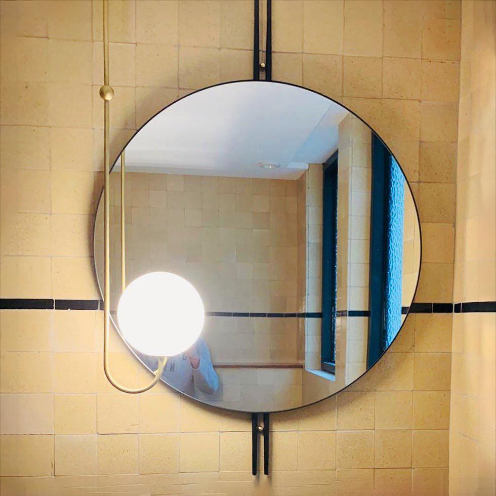 Brin lampă suspendată din metal și sticlă, elegantă