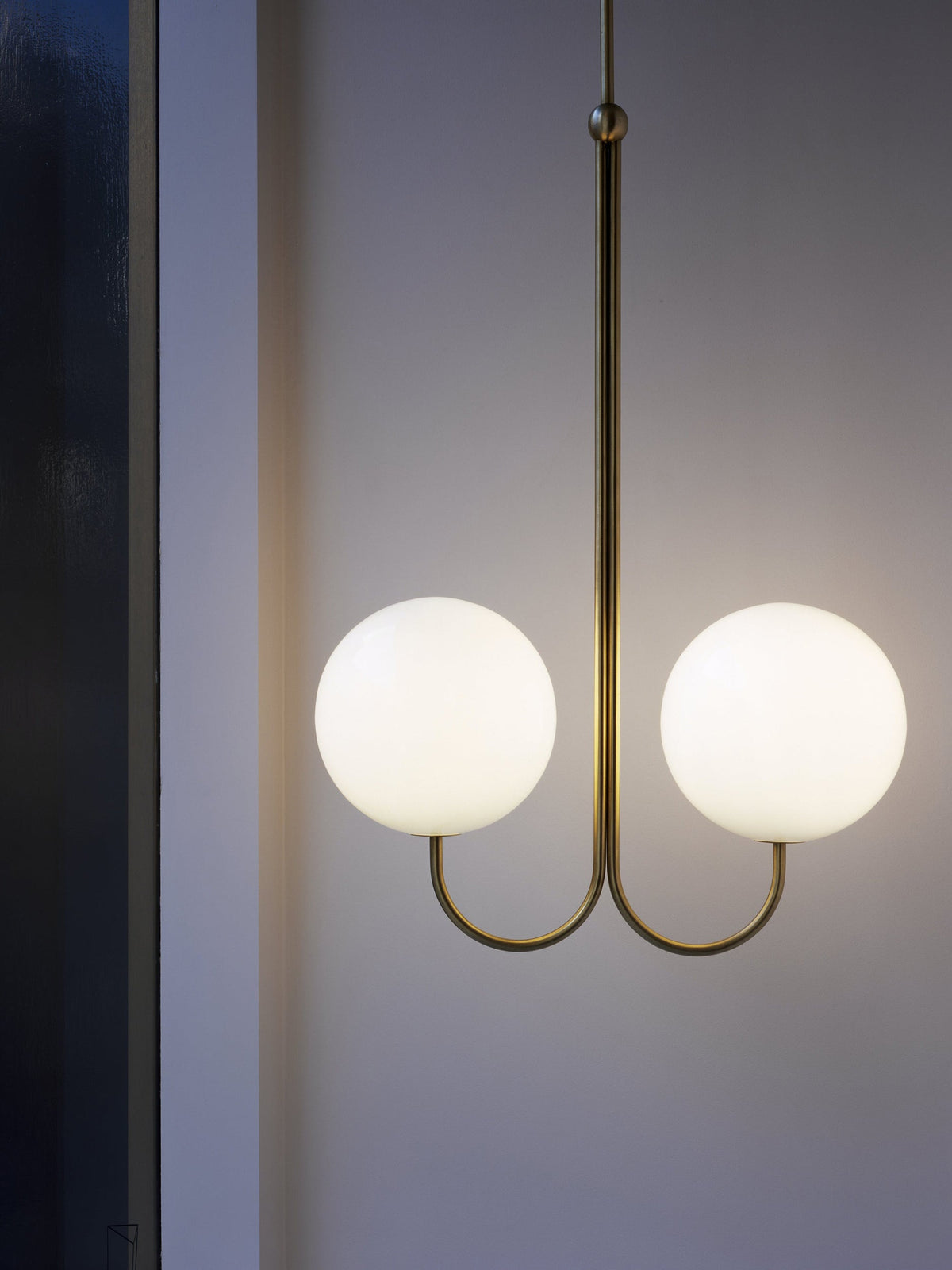 Brin lampă suspendată din metal și sticlă, elegantă