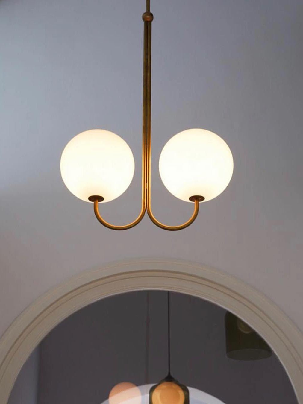 Brin lampă suspendată din metal și sticlă, elegantă