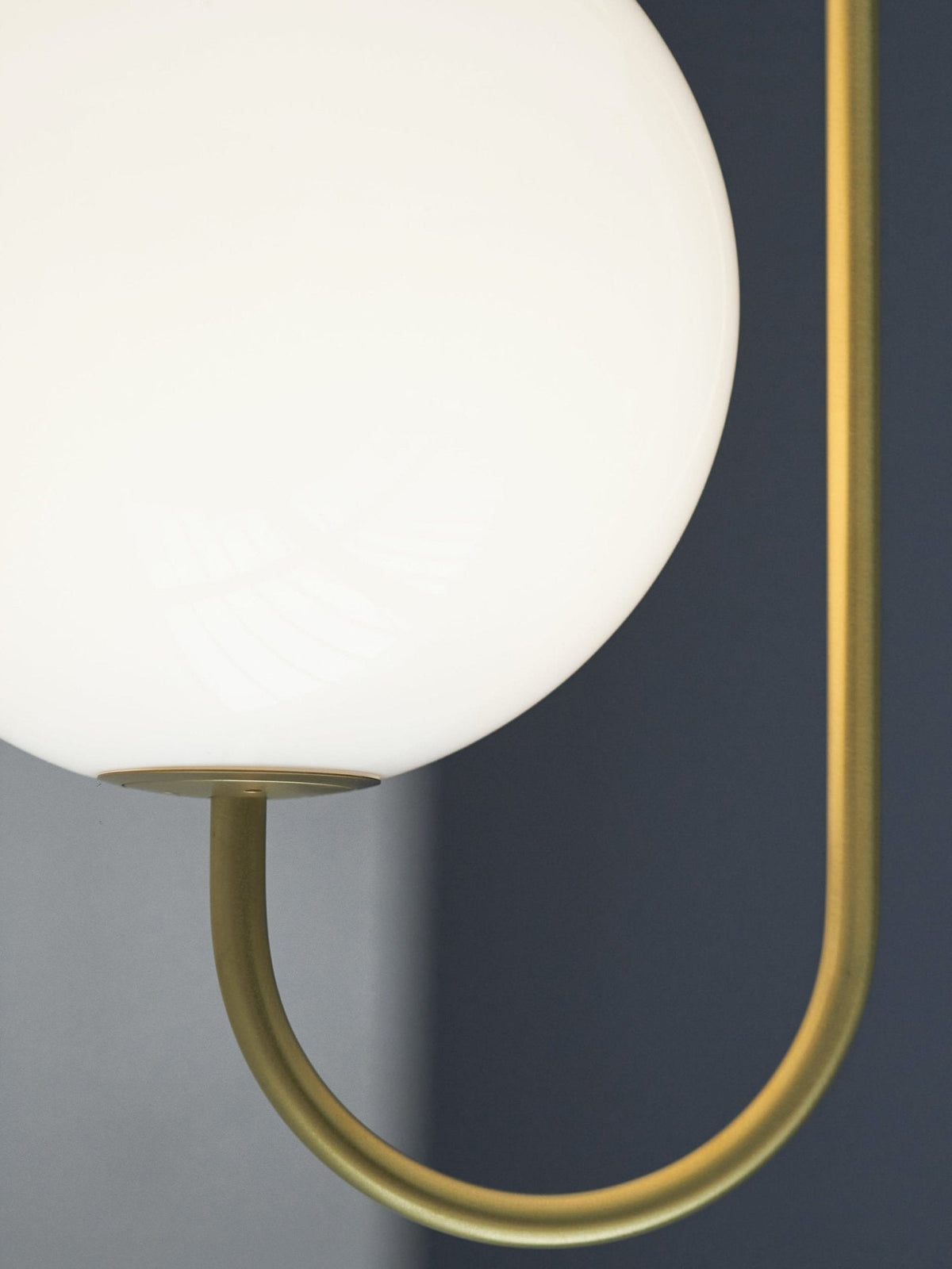 Brin lampă suspendată din metal și sticlă, elegantă