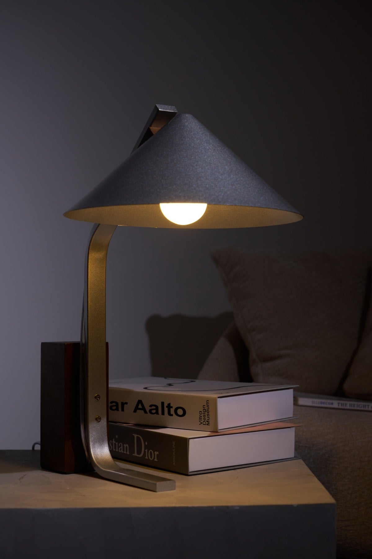 Ireld lampă de masă modernă