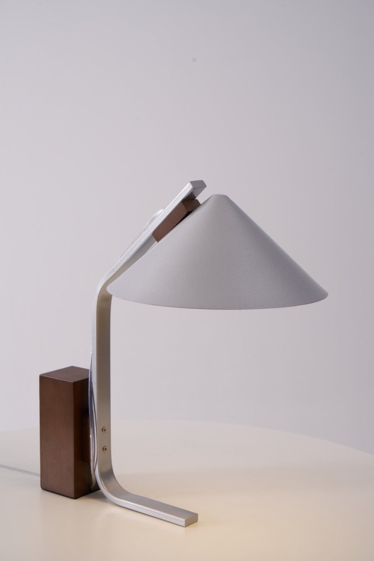 Ireld lampă de masă modernă