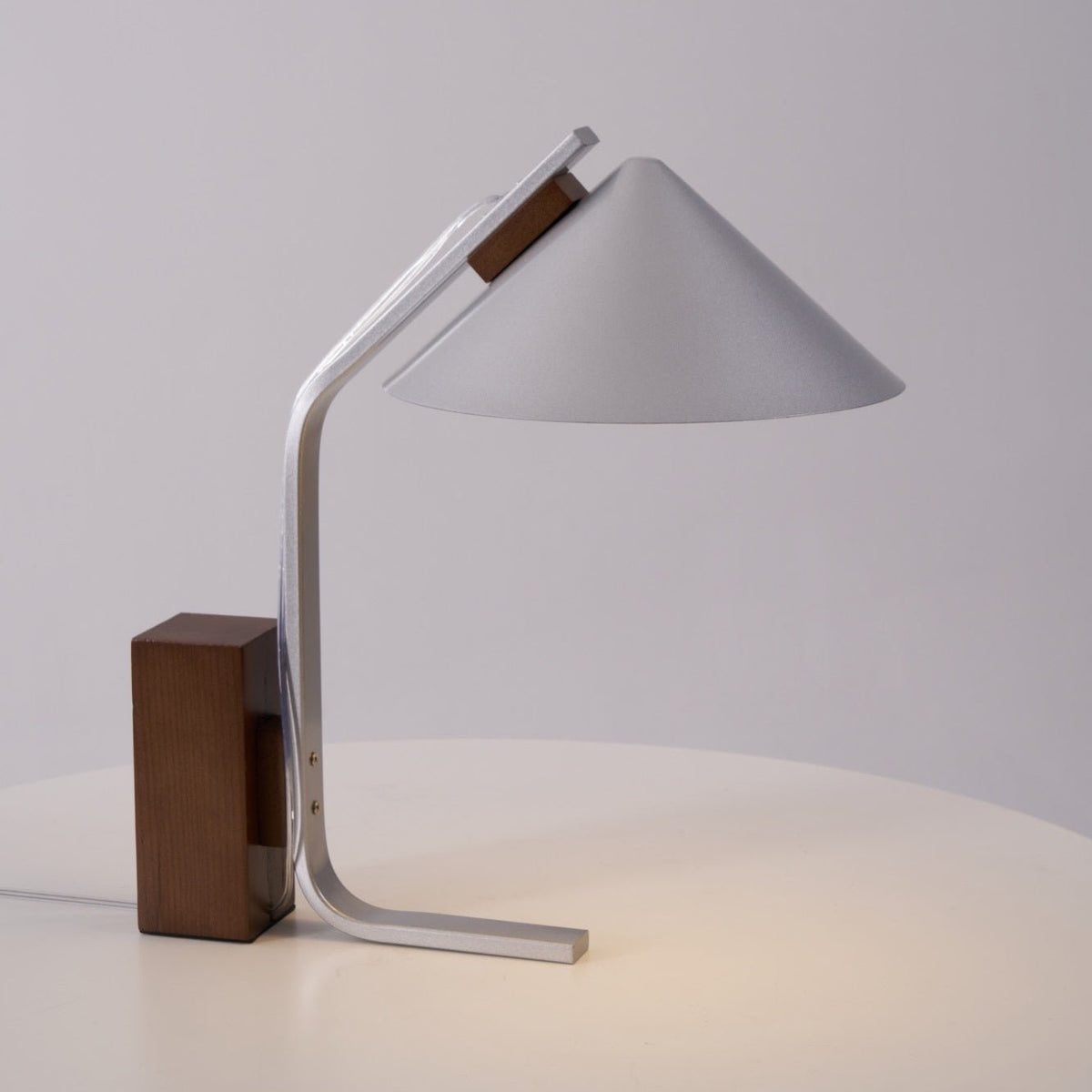 Ireld lampă de masă modernă