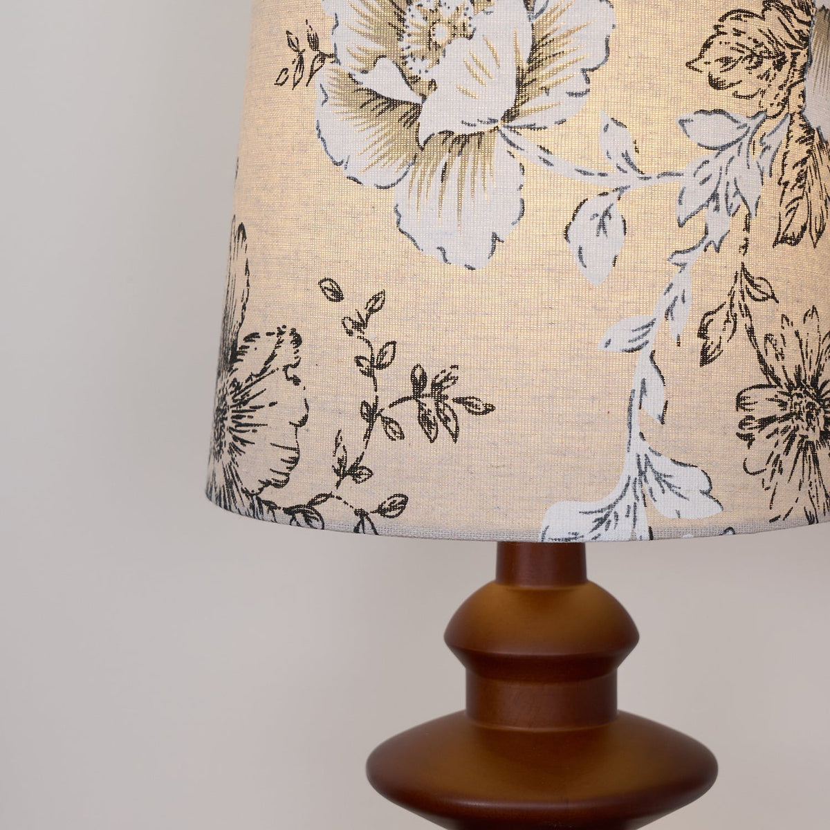 Lumiselle lampă de masă