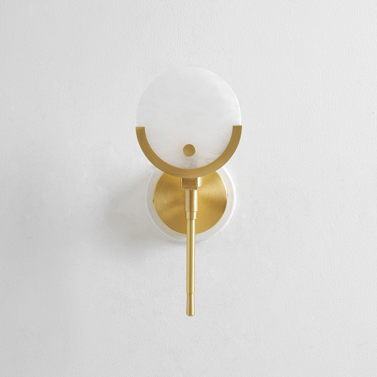 Ljomuvyo aplică de perete modernă minimalistă din alamă cu abajur alabastru
