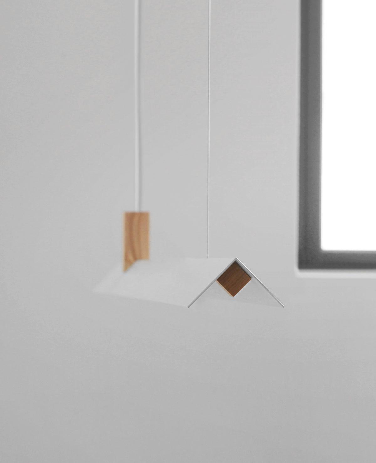Linea lampă suspendată minimalistă din lemn
