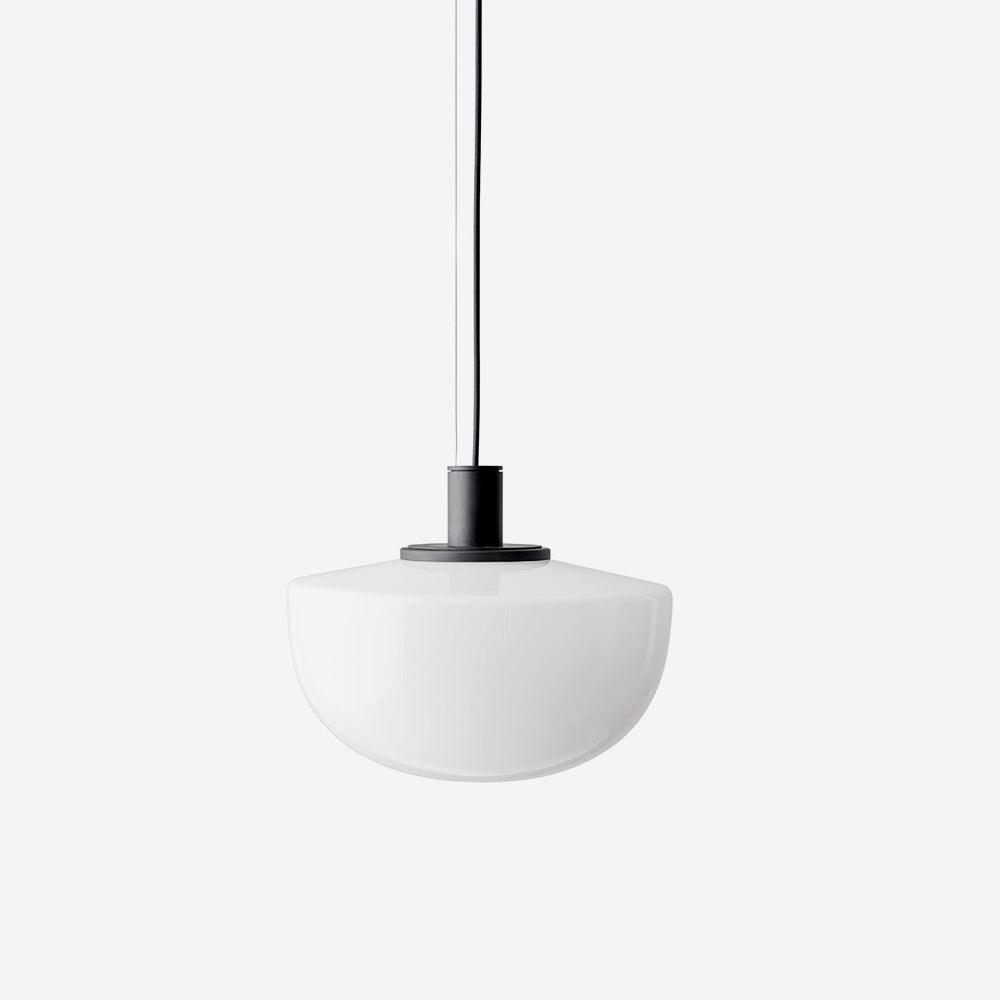 Lampă suspendată din sticlă cu abajur sferic și montaj metalic în stil minimalist pentru relaxare