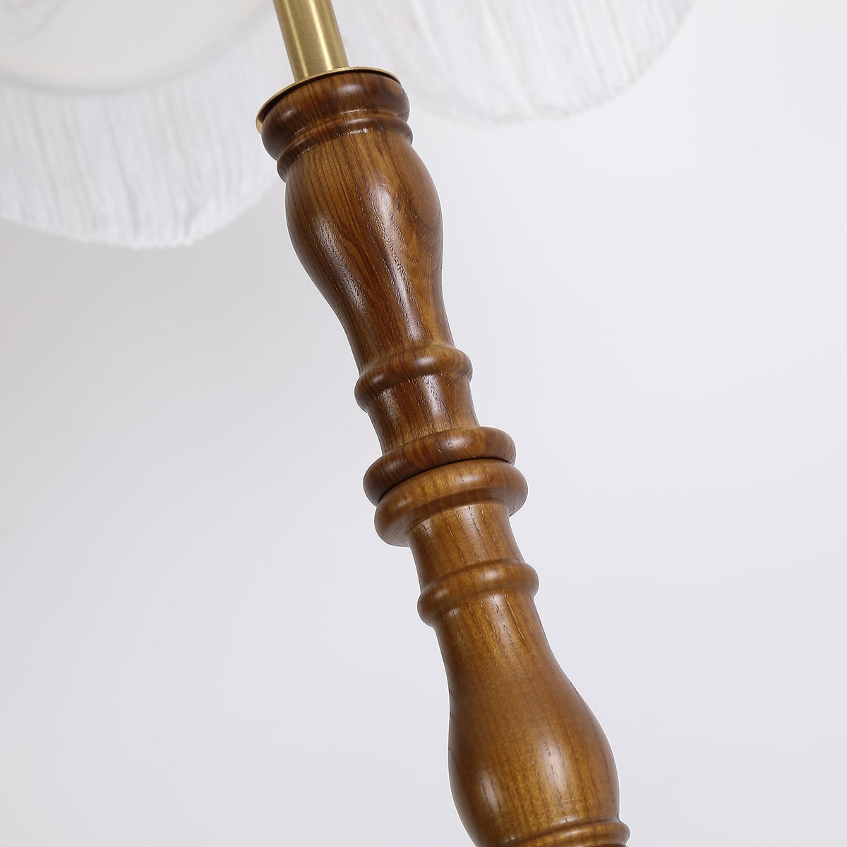 Fioeette lampadar cu abajur textil