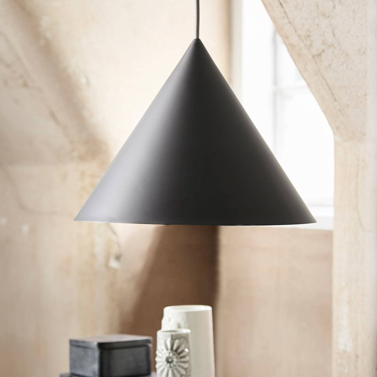 Caeluvyu lampă suspendată din metal, modernă, minimalistă, închisă