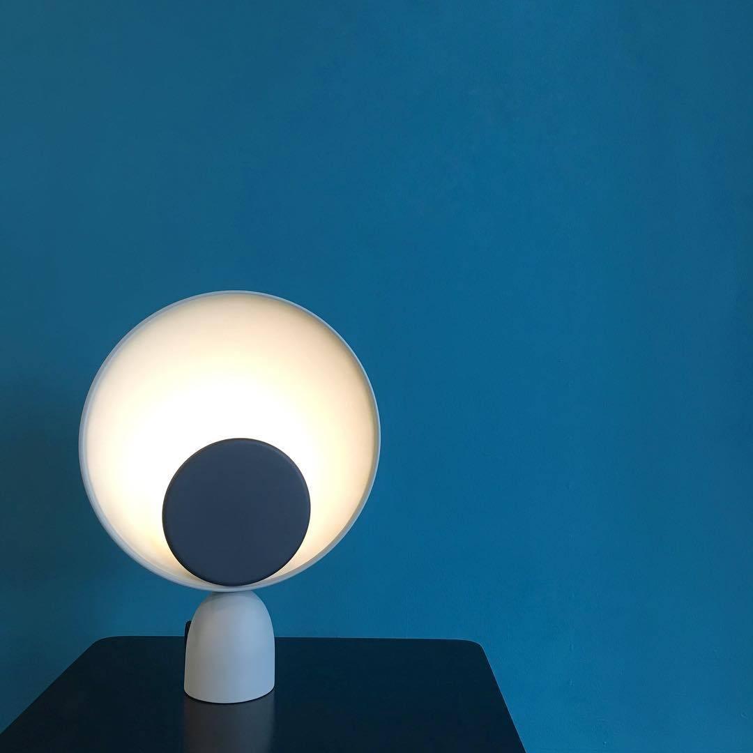 Prynd lampă de masă modernă