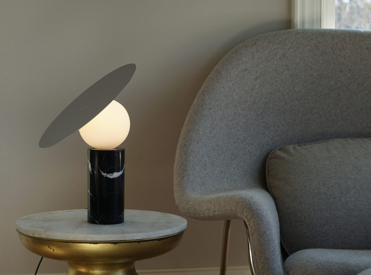 Dila lampă de masă minimalistă din marmură