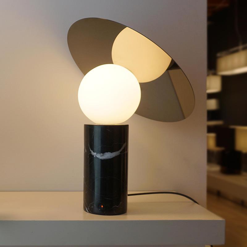 Dila lampă de masă minimalistă din marmură