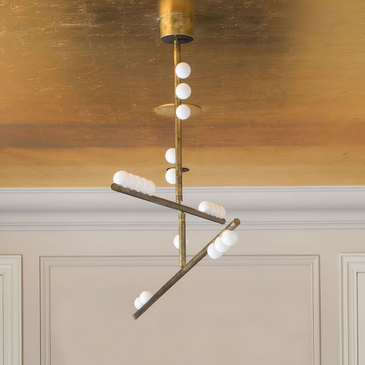 Rivoian candelabru