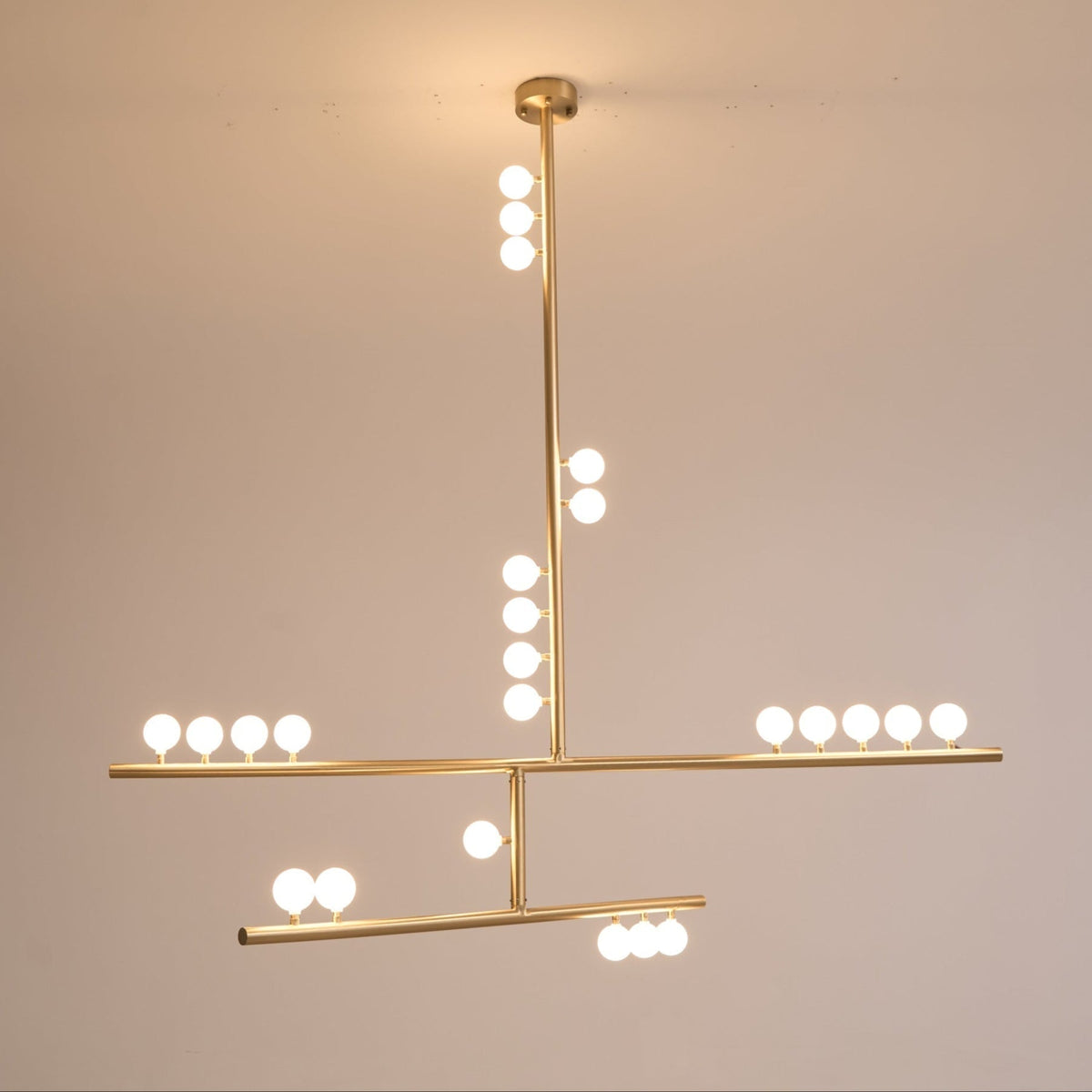 Rivoian candelabru