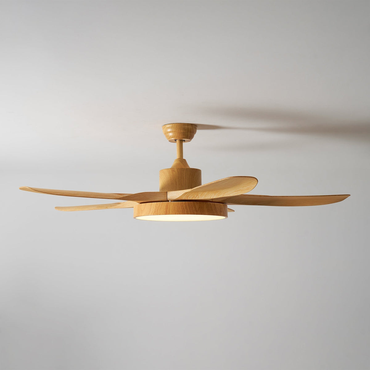 Teriinena ventilator de tavan cu lumină