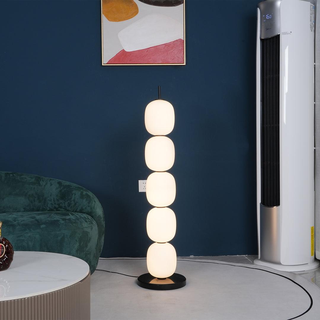 Ceni lampadar minimalist din marmură