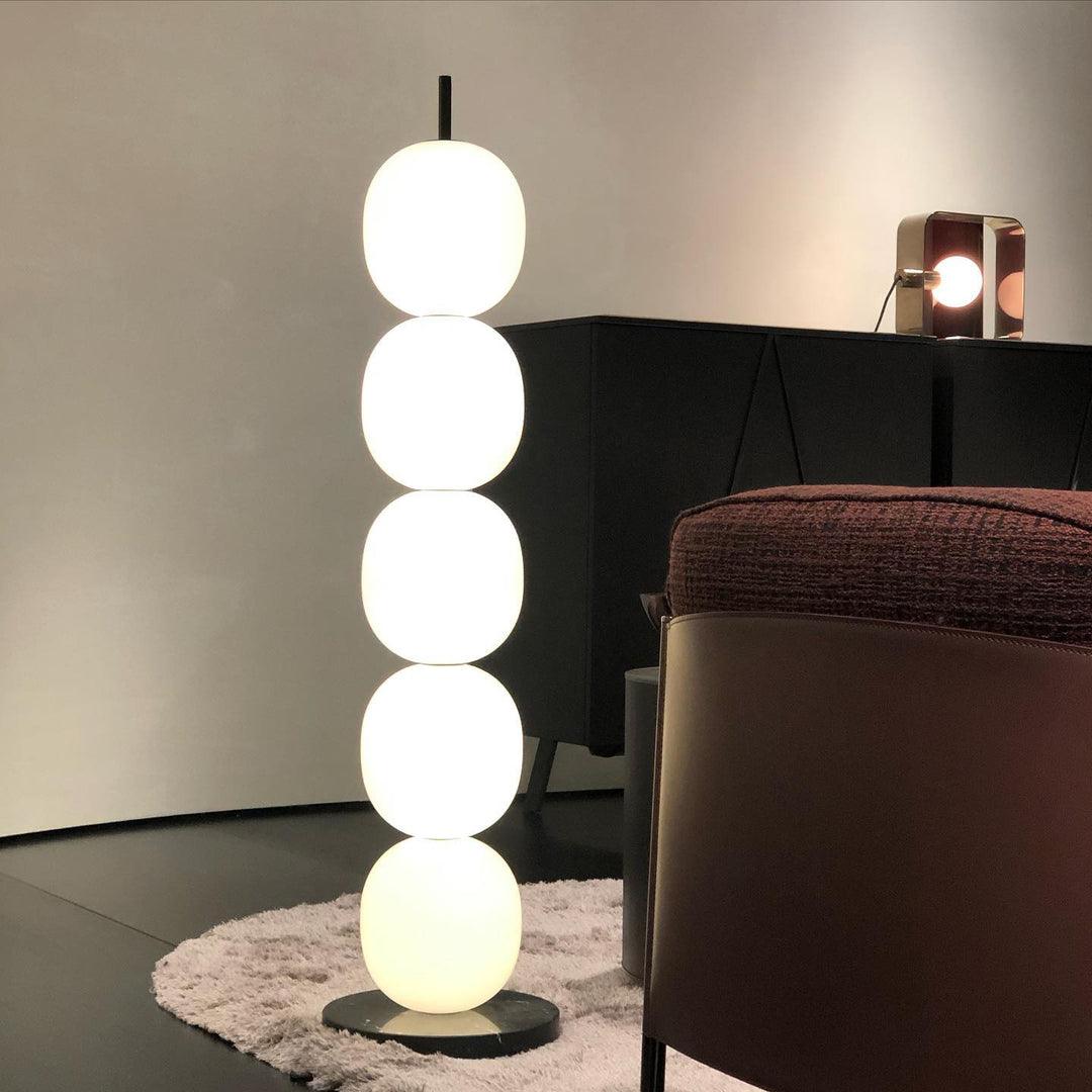 Ceni lampadar minimalist din marmură