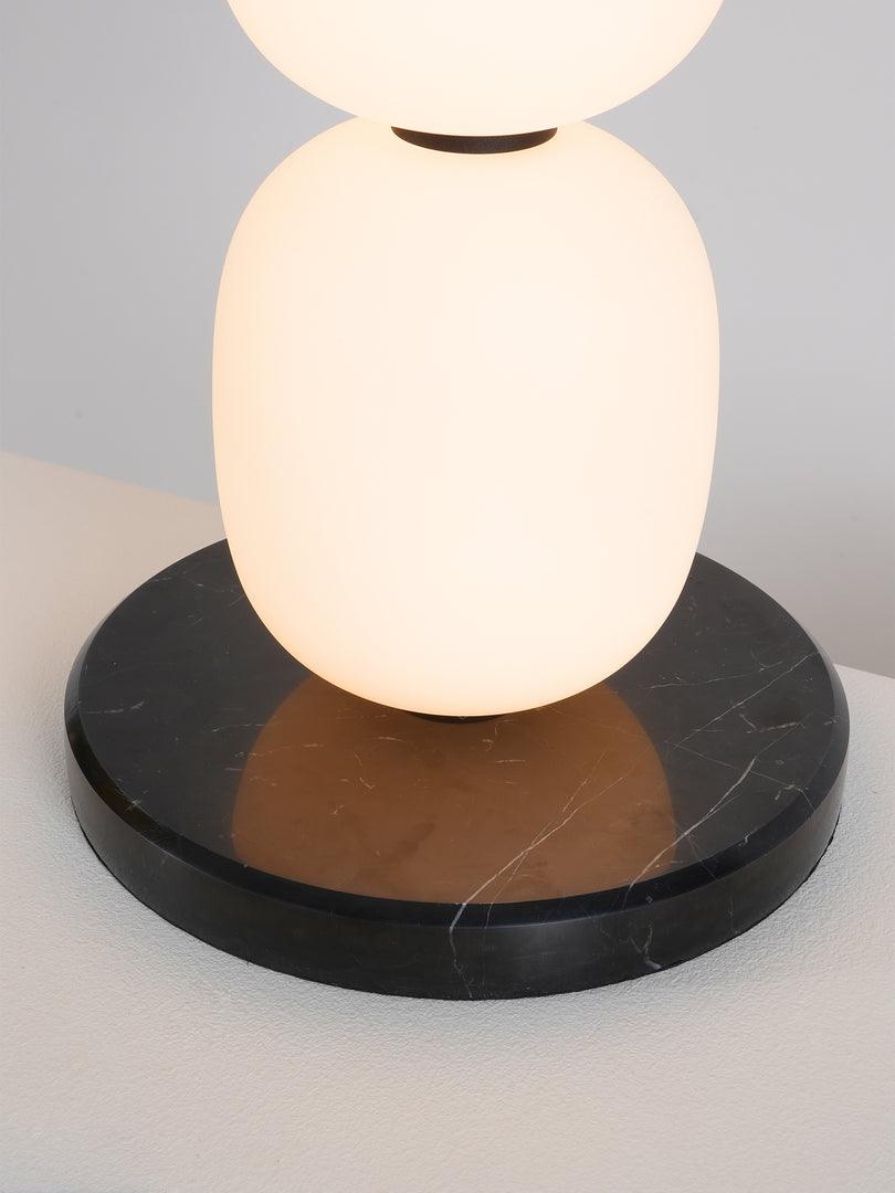 Ceni lampadar minimalist din marmură