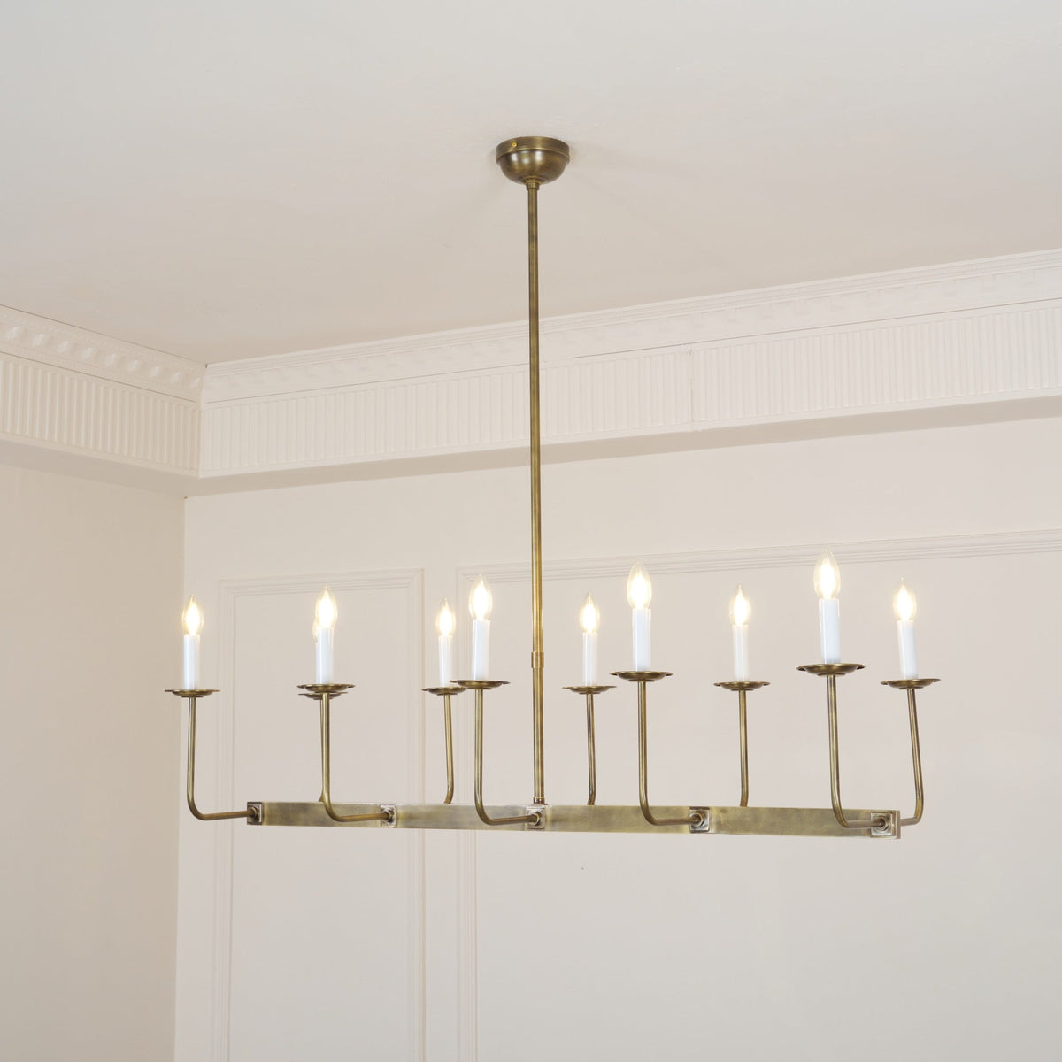 Avenerira candelabru liniar