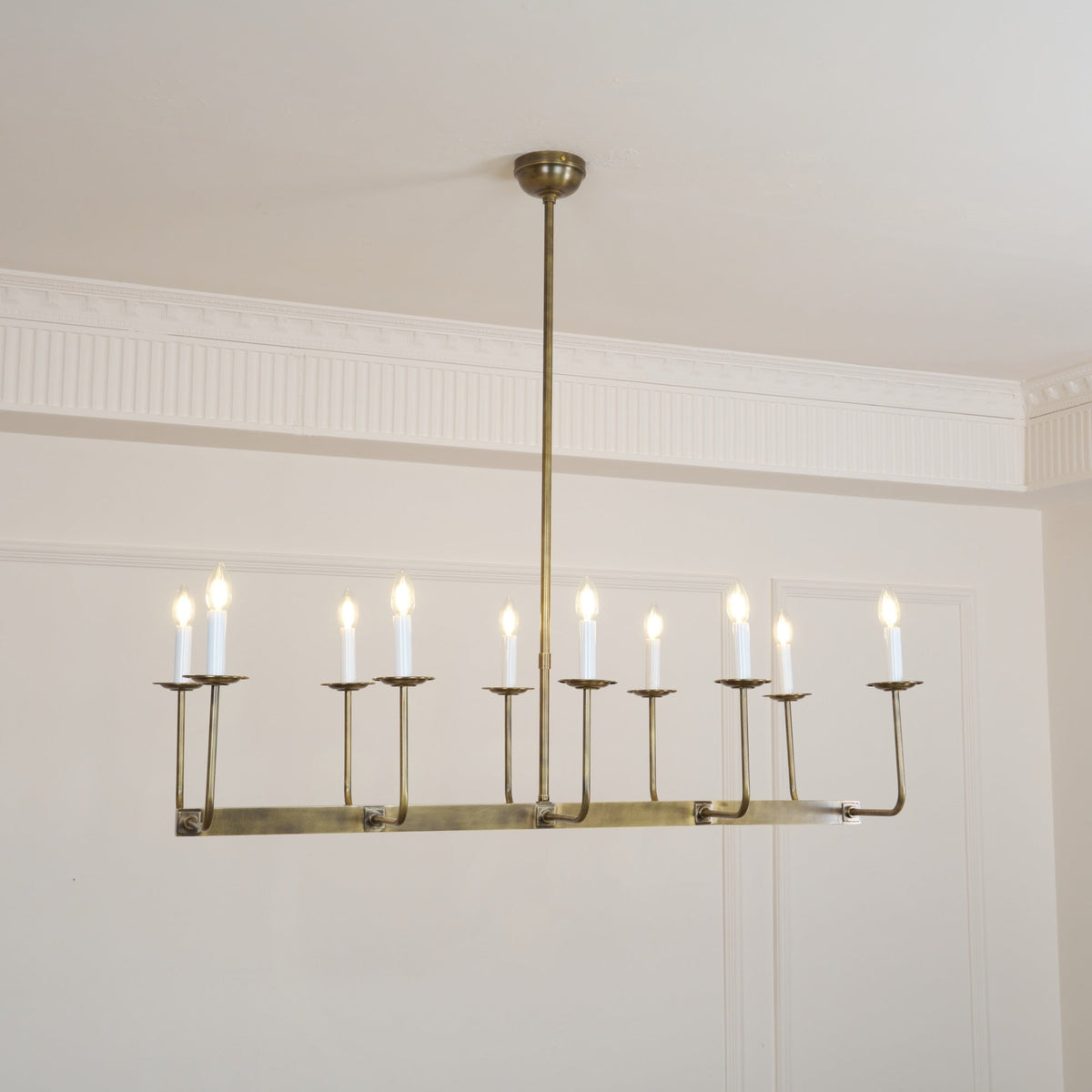 Avenerira candelabru liniar