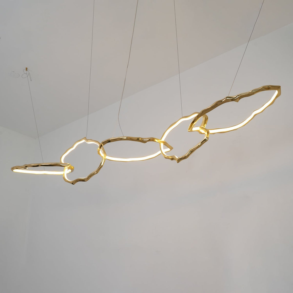 Aballs Cloud Rings Series candelabru din alamă
