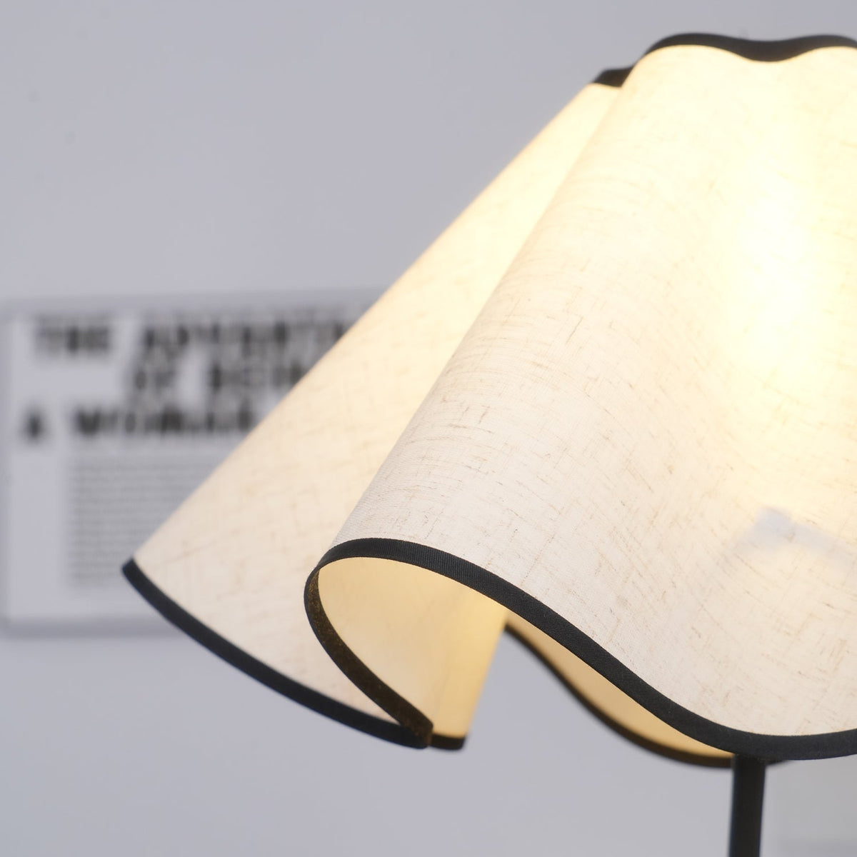 Luminova lampă de masă artistică cu abajur textil