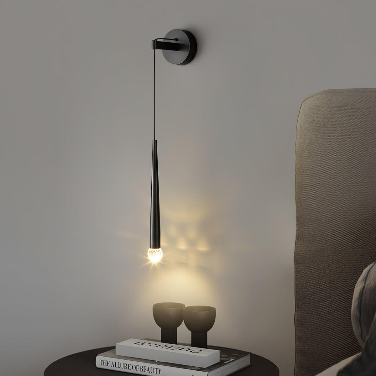 Dava aplică de perete din cristal, modernă, minimalistă, conică