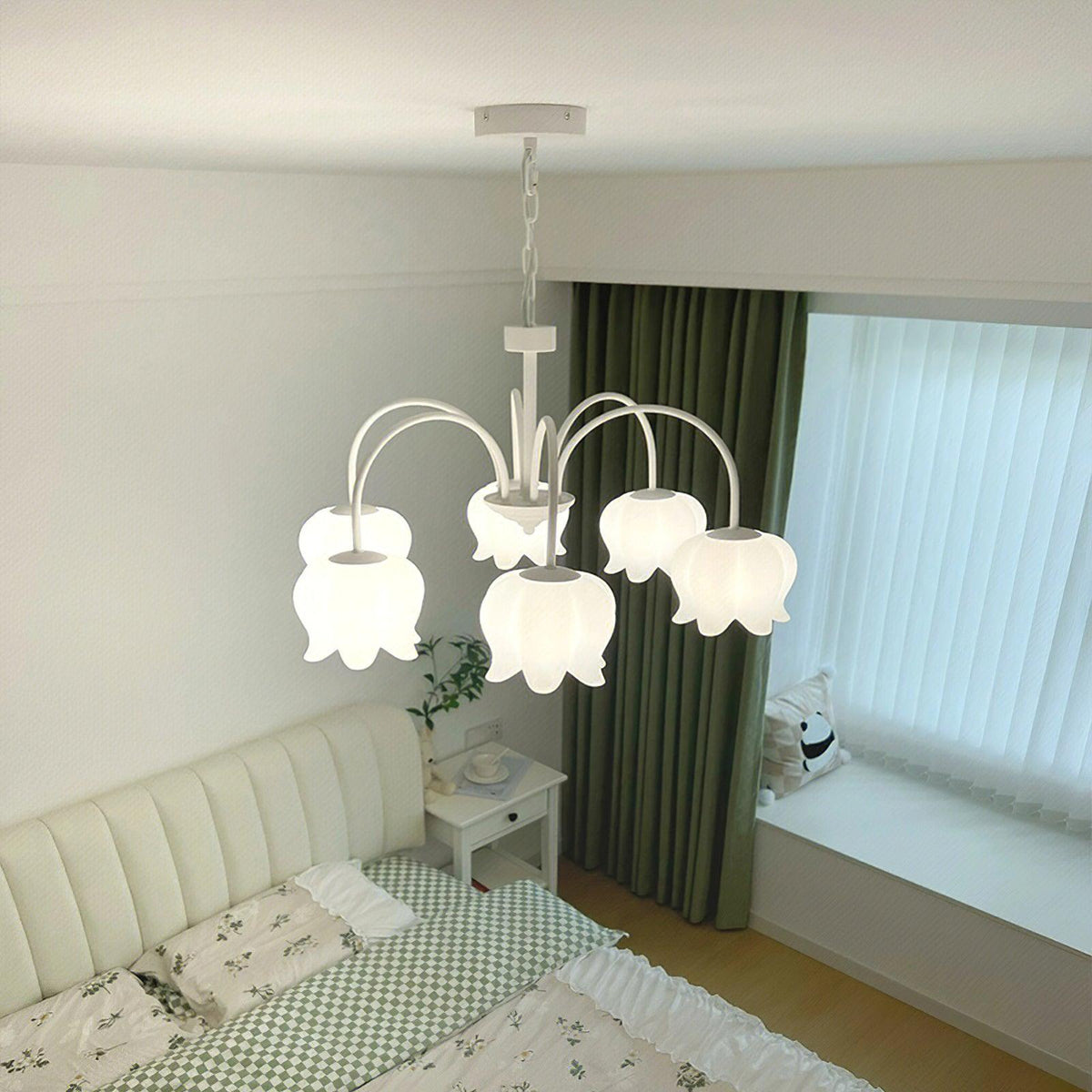 Veleissa candelabru alb, elegant, în formă de clopot, cu abajur, curbat, cu braț, floral
