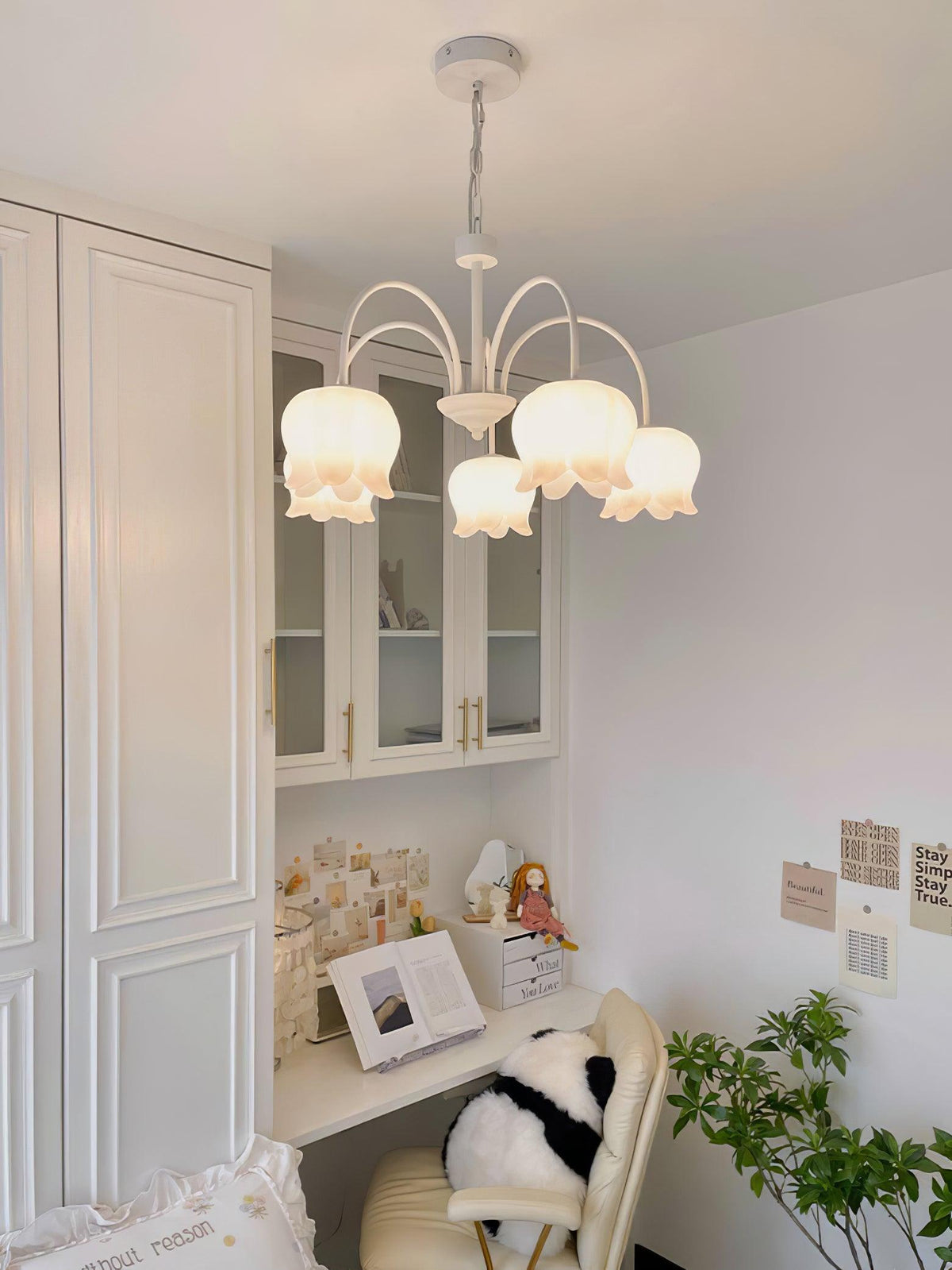 Veleissa candelabru alb, elegant, în formă de clopot, cu abajur, curbat, cu braț, floral