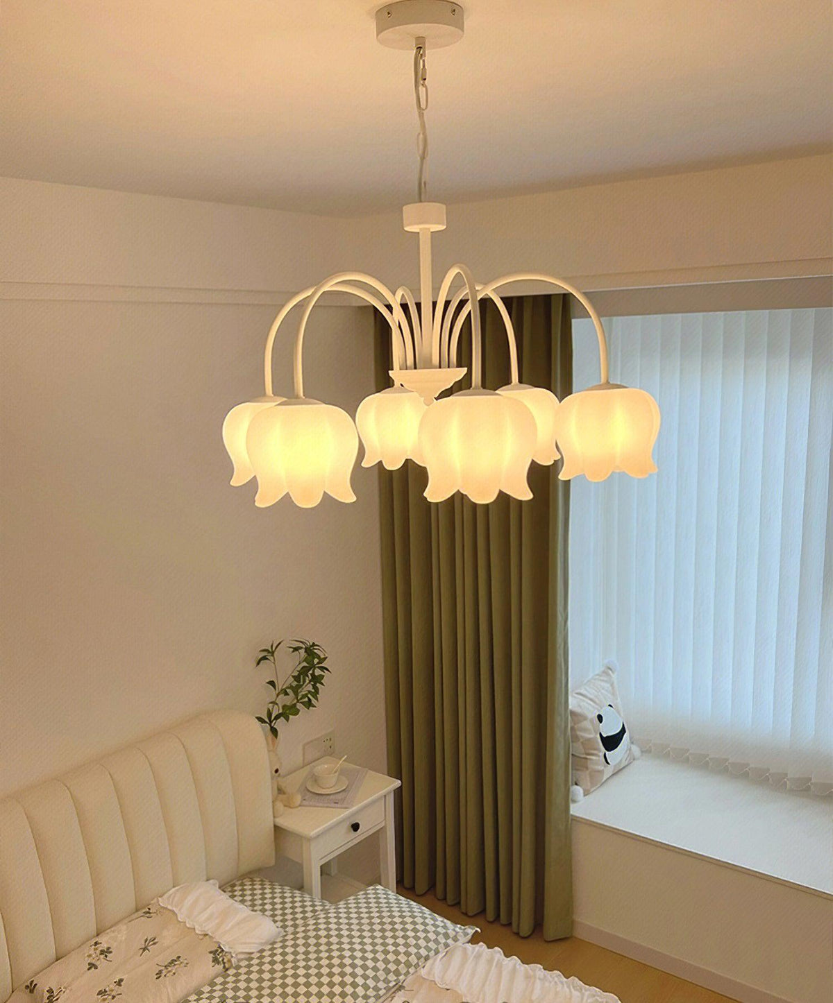 Veleissa candelabru alb, elegant, în formă de clopot, cu abajur, curbat, cu braț, floral