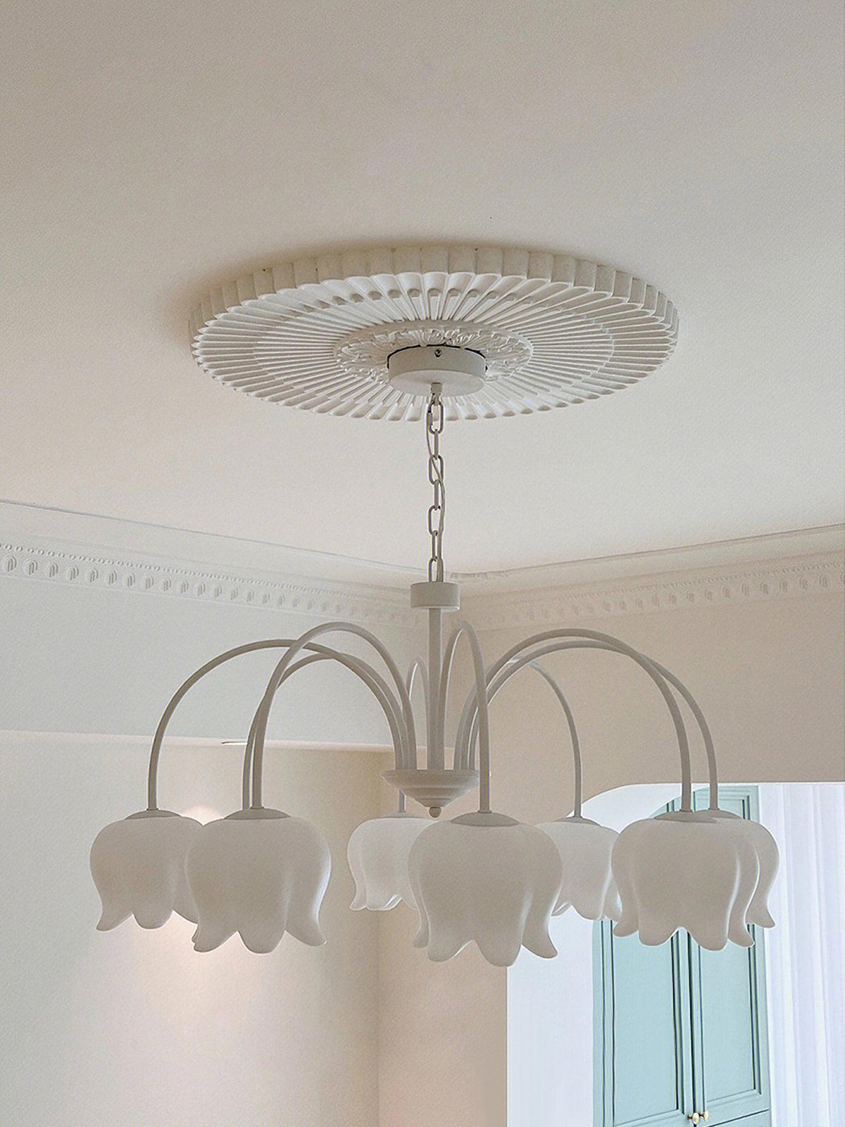 Veleissa candelabru alb, elegant, în formă de clopot, cu abajur, curbat, cu braț, floral