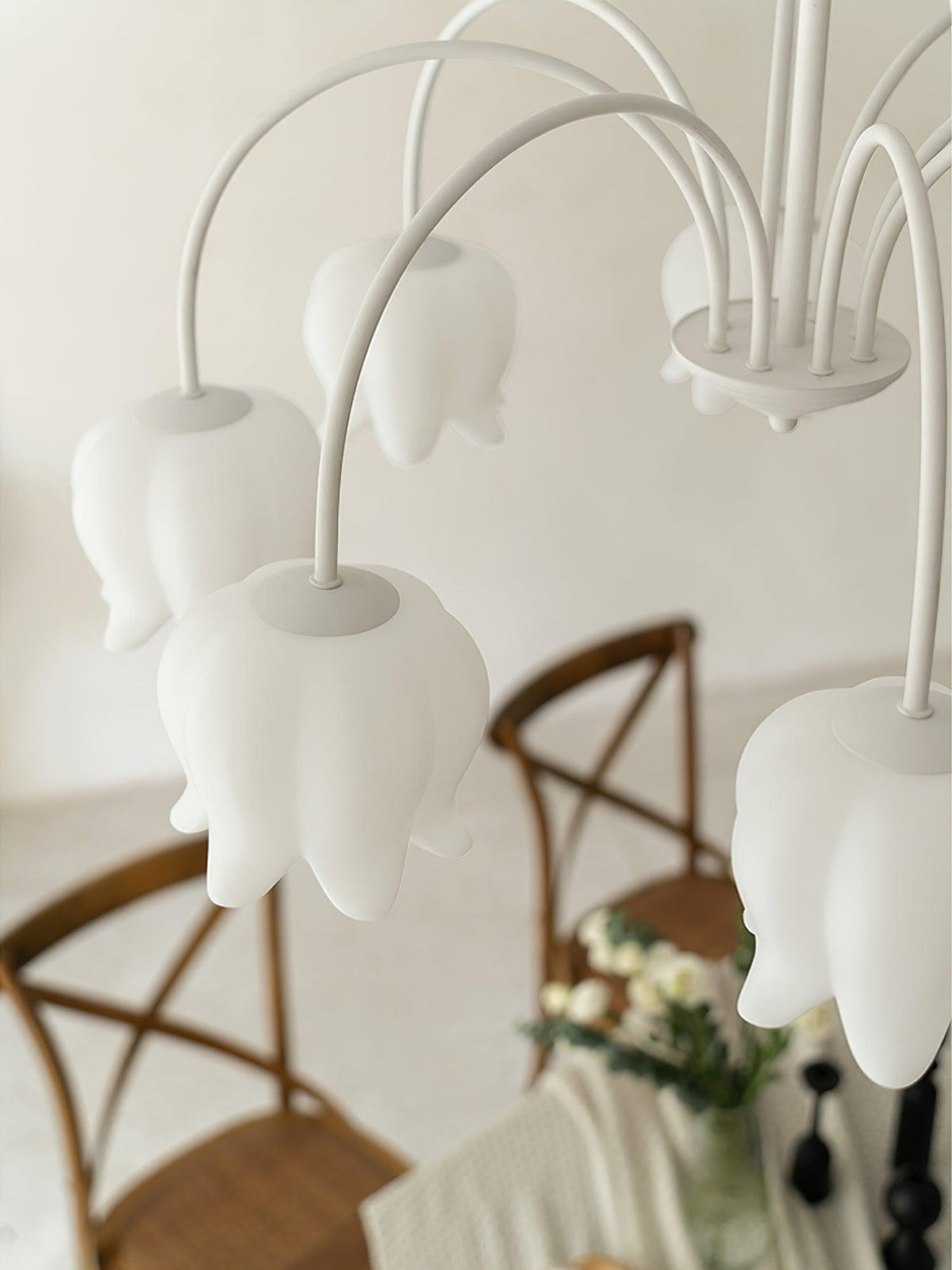 Veleissa candelabru alb, elegant, în formă de clopot, cu abajur, curbat, cu braț, floral